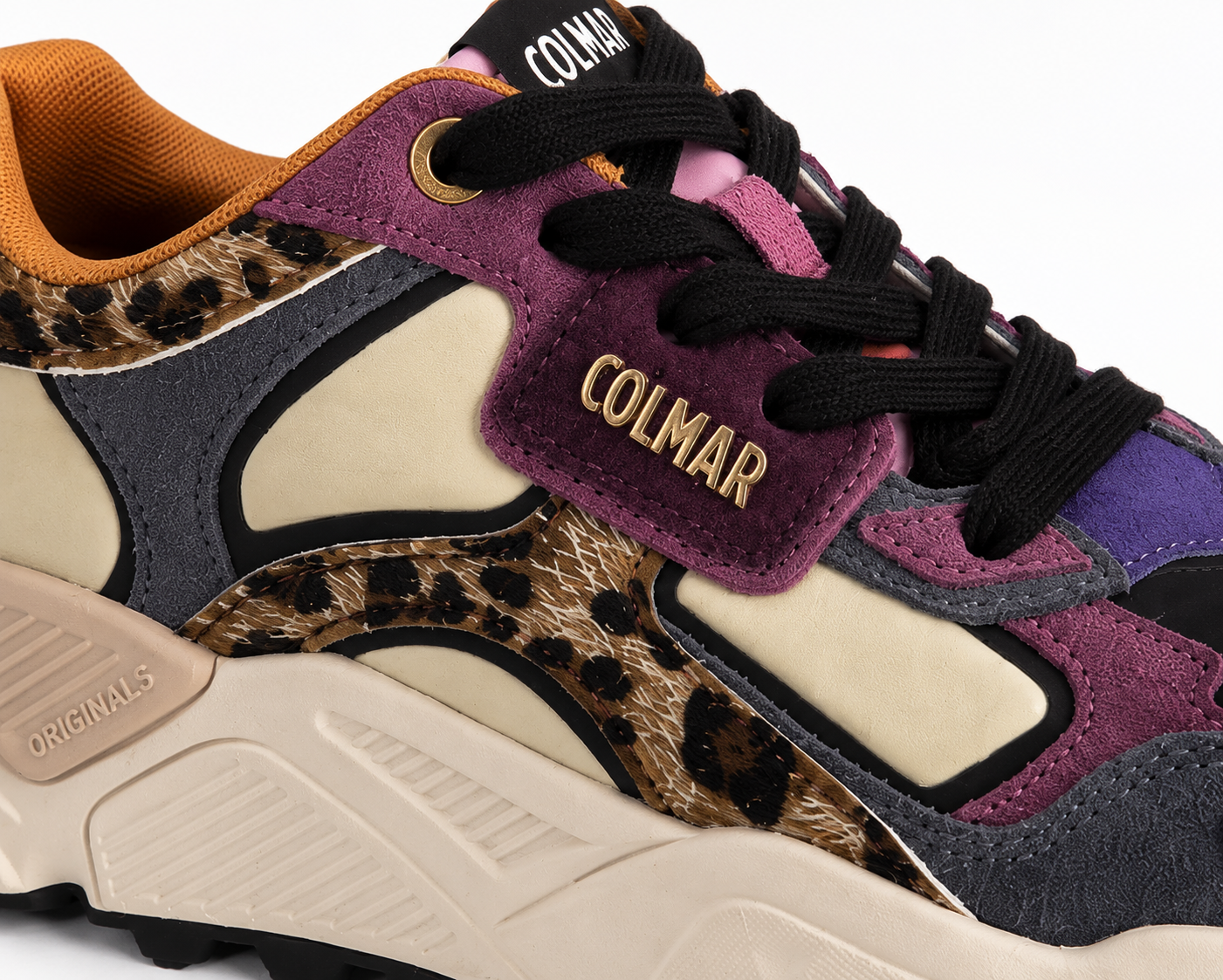SNEAKERS 